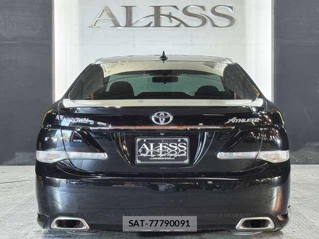 Toyota CROWN SEDAN 2010-12 1307411-12