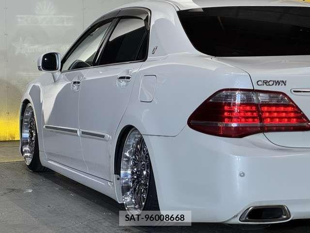 Toyota CROWN SEDAN 2010-08 1327539-9