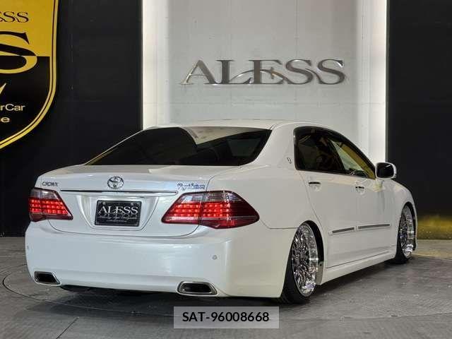 Toyota CROWN SEDAN 2010-08 1327539-10