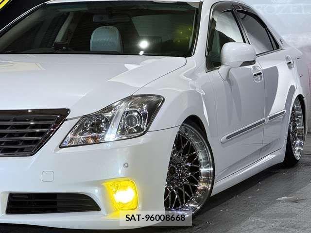 Toyota CROWN SEDAN 2010-08 1327539-13