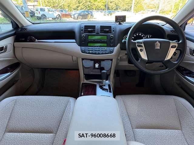 Toyota CROWN SEDAN 2010-08 1327539-18