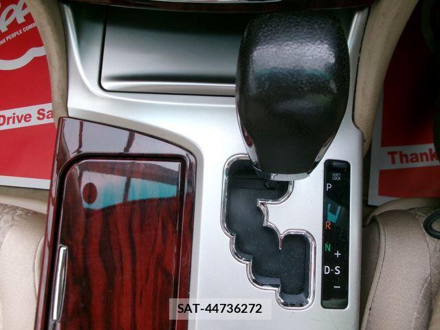 Toyota CROWN SEDAN 2010-09 1345724-18