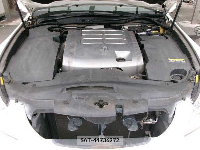 Toyota CROWN SEDAN 2010-09 1345724-27