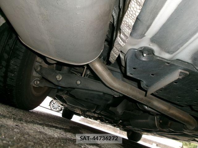 Toyota CROWN SEDAN 2010-09 1345724-28
