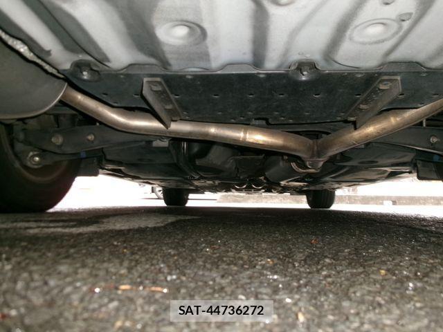 Toyota CROWN SEDAN 2010-09 1345724-29