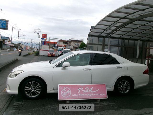 Toyota CROWN SEDAN 2010-09 1345724-3