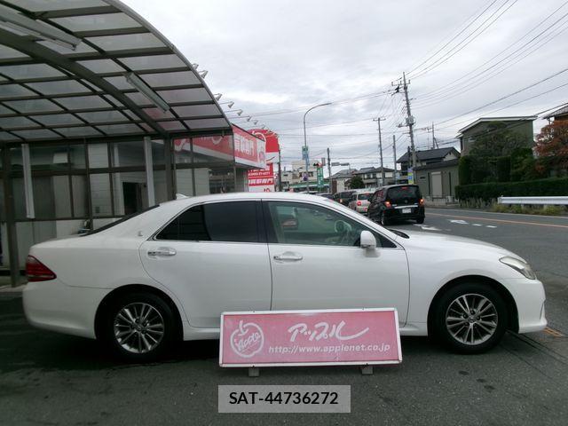 Toyota CROWN SEDAN 2010-09 1345724-4