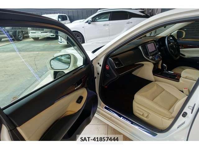 Toyota CROWN SEDAN 2013-03 1386281-4