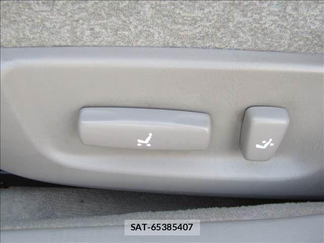 Toyota CROWN SEDAN 2002-12 1411823-17