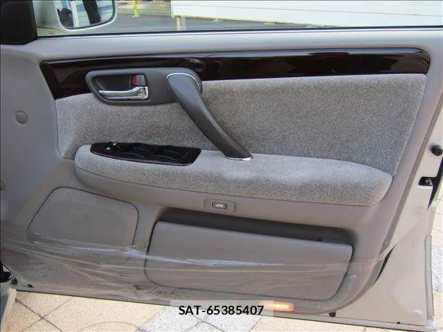 Toyota CROWN SEDAN 2002-12 1411823-26