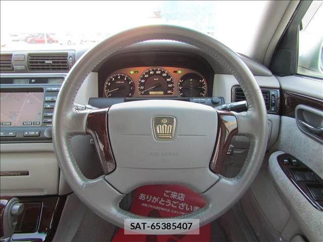 Toyota CROWN SEDAN 2002-12 1411823-2