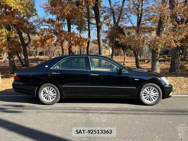Toyota CROWN SEDAN 2006-02 1585067-2