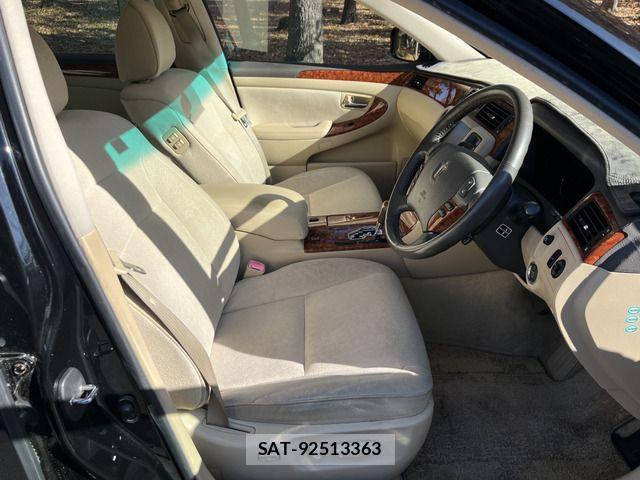 Toyota CROWN SEDAN 2006-02 1585067-8