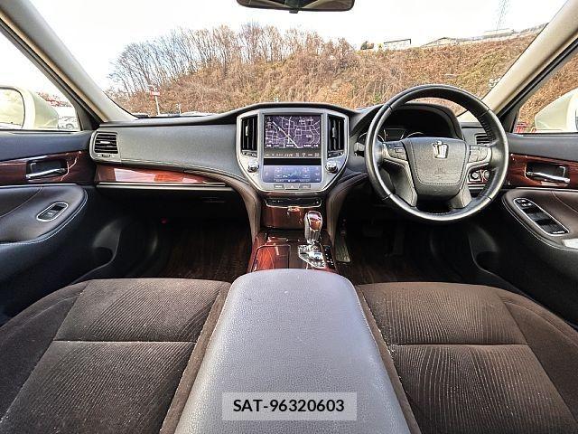Toyota CROWN SEDAN 2013-01 1846162-1