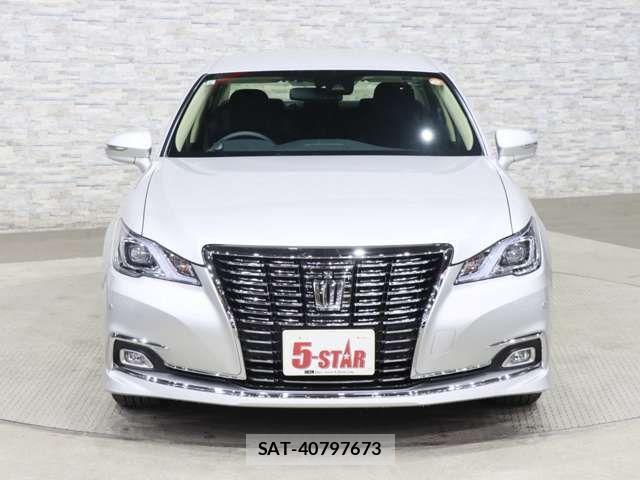 Toyota CROWN SEDAN 2017-08 1931313-10