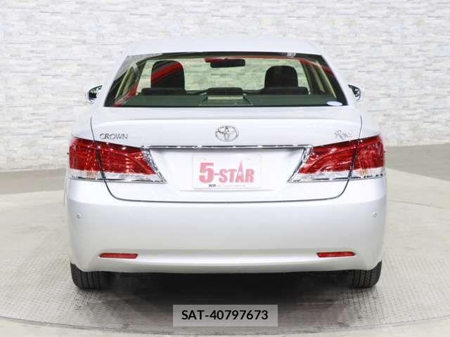Toyota CROWN SEDAN 2017-08 1931313-13