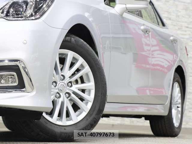 Toyota CROWN SEDAN 2017-08 1931313-17