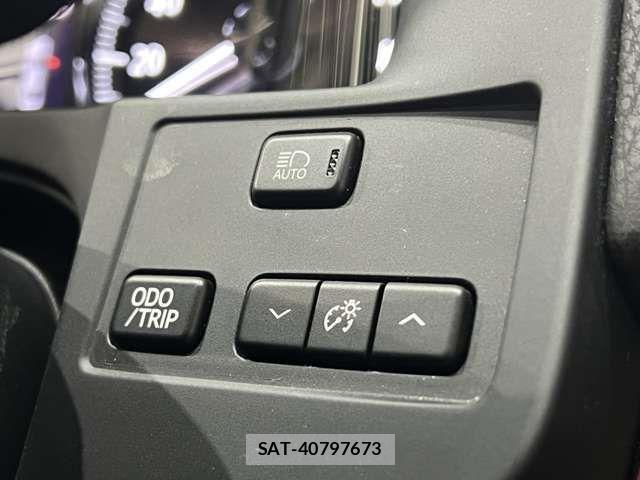 Toyota CROWN SEDAN 2017-08 1931313-8