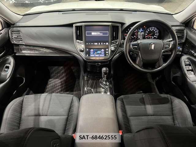 Toyota CROWN SEDAN 2015-11 2099010-19