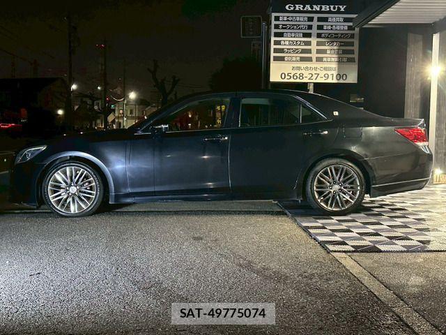 Toyota CROWN SEDAN 2013-07 2317977-11