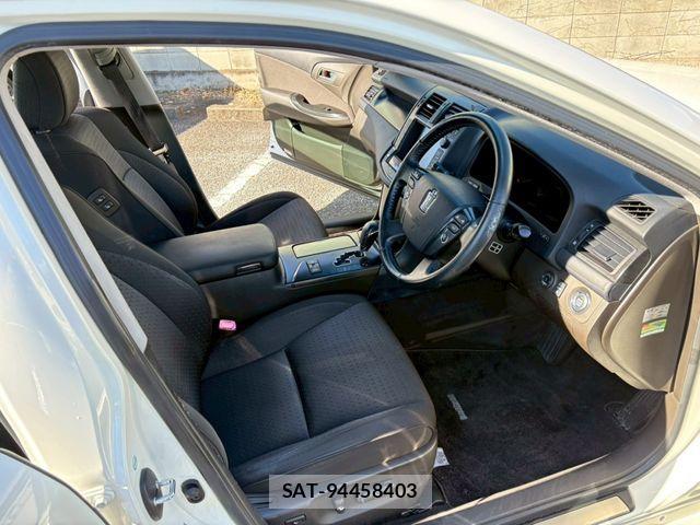 Toyota CROWN SEDAN 2008-09 2727012-13
