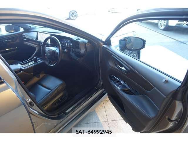 Toyota CROWN SEDAN 2024-02 3013885-14