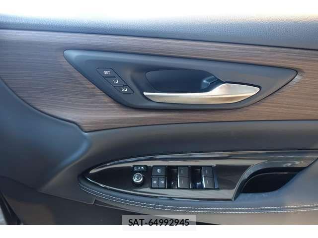 Toyota CROWN SEDAN 2024-02 3013885-15