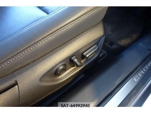 Toyota CROWN SEDAN 2024-02 3013885-16