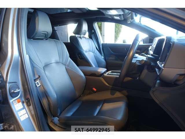 Toyota CROWN SEDAN 2024-02 3013885-17