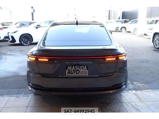 Toyota CROWN SEDAN 2024-02 3013885-5