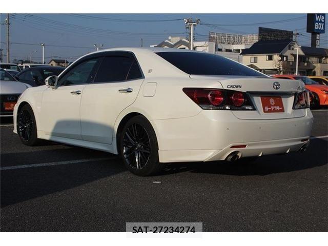 Toyota CROWN SEDAN 2015-11 3664282-12