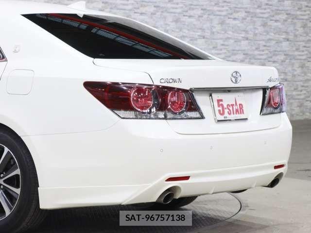 Toyota CROWN SEDAN 2016-03 3664272-15