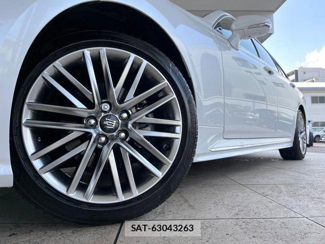 Toyota CROWN SEDAN 2020-11 3713734-12