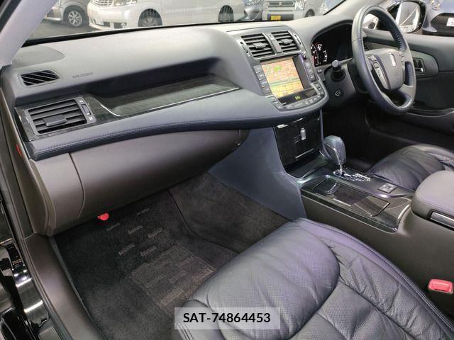 Toyota CROWN SEDAN 2009-08 3766867-10