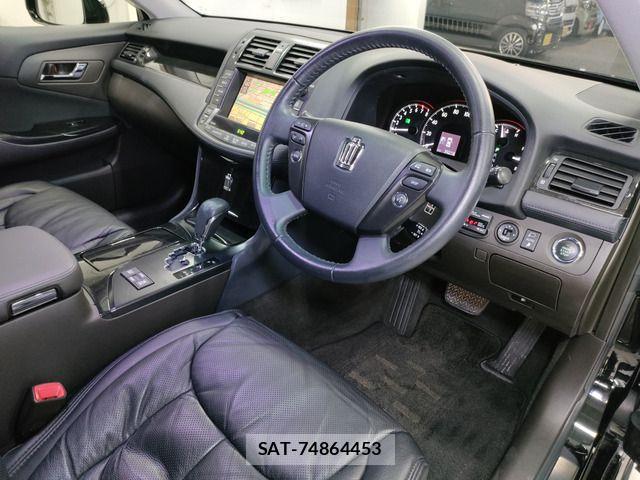 Toyota CROWN SEDAN 2009-08 3766867-3