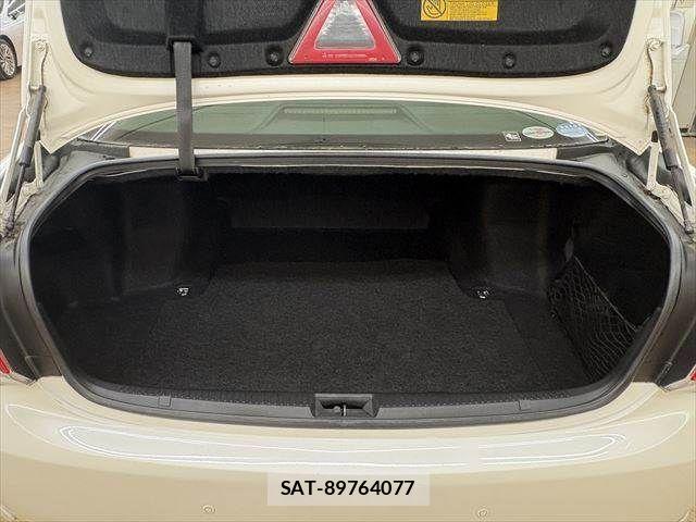 Toyota CROWN SEDAN 2010-04 3832135-9