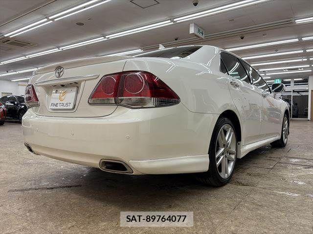 Toyota CROWN SEDAN 2010-04 3832135-18