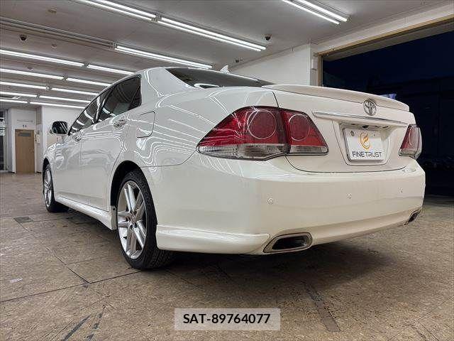 Toyota CROWN SEDAN 2010-04 3832135-19