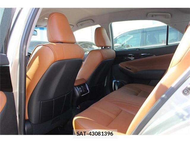 Toyota CROWN SEDAN 2016-06 3832119-29