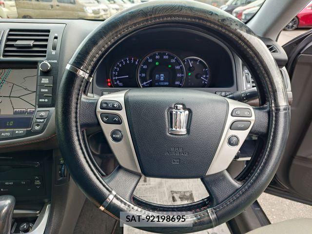 Toyota CROWN SEDAN 2012-09 4040061-19