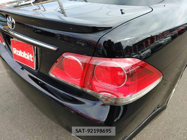 Toyota CROWN SEDAN 2012-09 4040061-23