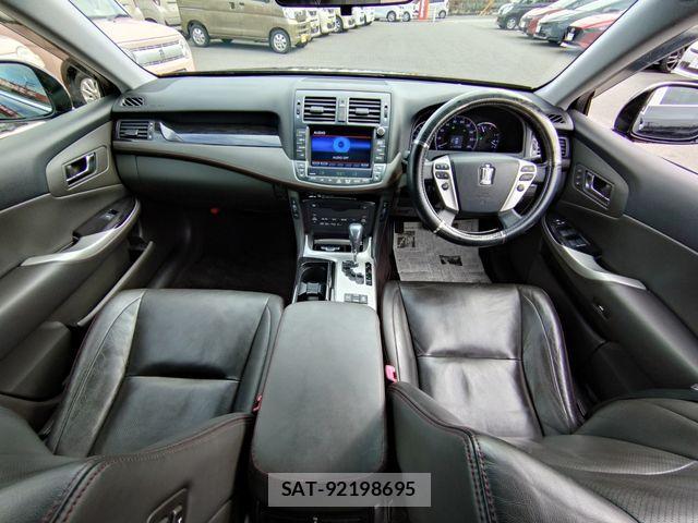 Toyota CROWN SEDAN 2012-09 4040061-2