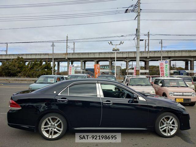 Toyota CROWN SEDAN 2012-09 4040061-8