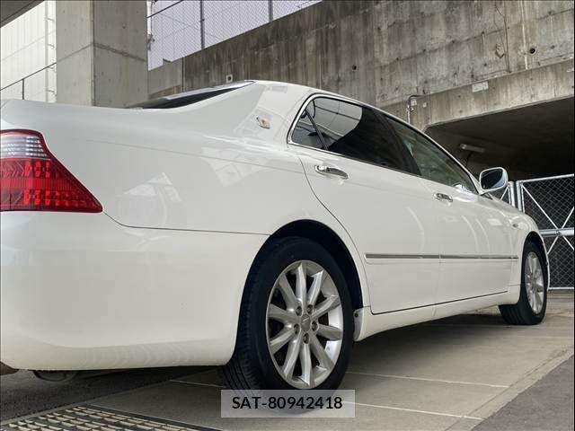 Toyota CROWN SEDAN 2007-04 4240203-14