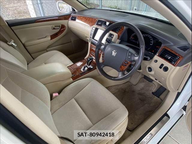 Toyota CROWN SEDAN 2007-04 4240203-18