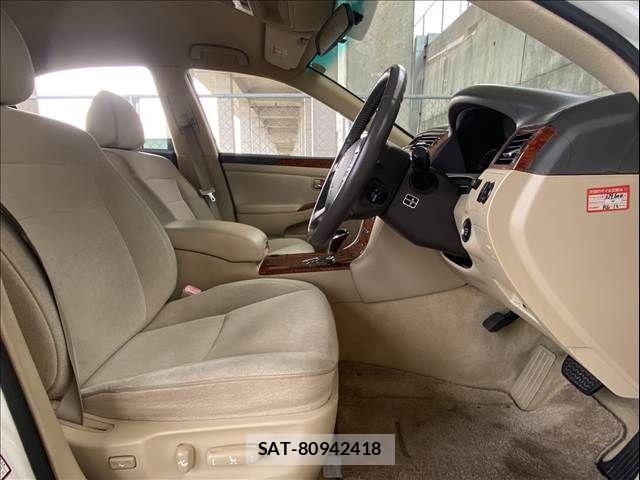 Toyota CROWN SEDAN 2007-04 4240203-19