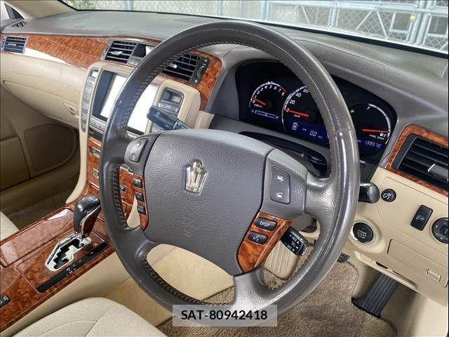 Toyota CROWN SEDAN 2007-04 4240203-22