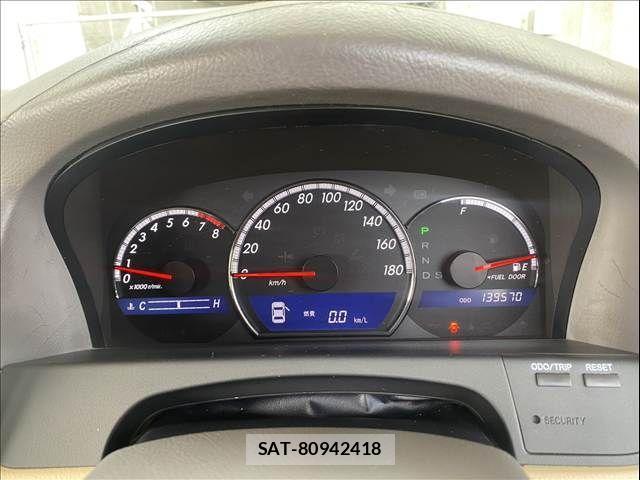Toyota CROWN SEDAN 2007-04 4240203-23