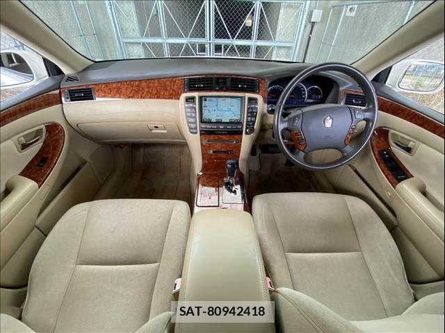 Toyota CROWN SEDAN 2007-04 4240203-2