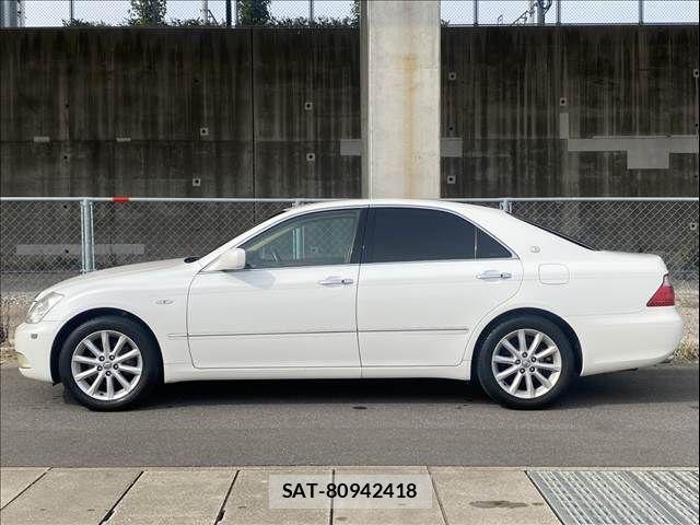 Toyota CROWN SEDAN 2007-04 4240203-4